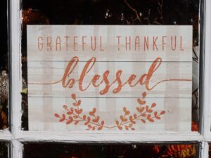Daily Gratitude Ann-Unsplash Three For Three List Lis Nagy Artem Sapegin-Unsplash Daily Gratitude: 7 Simple Habits That Will Change Your Life